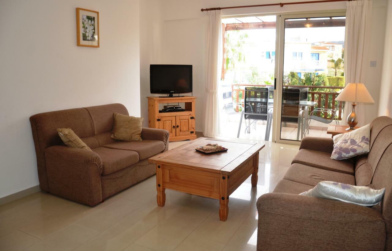 Top Floor, 2 Bedroom Apartment Vanessa D204, Free Wifi, Village View Peyia Habitación foto