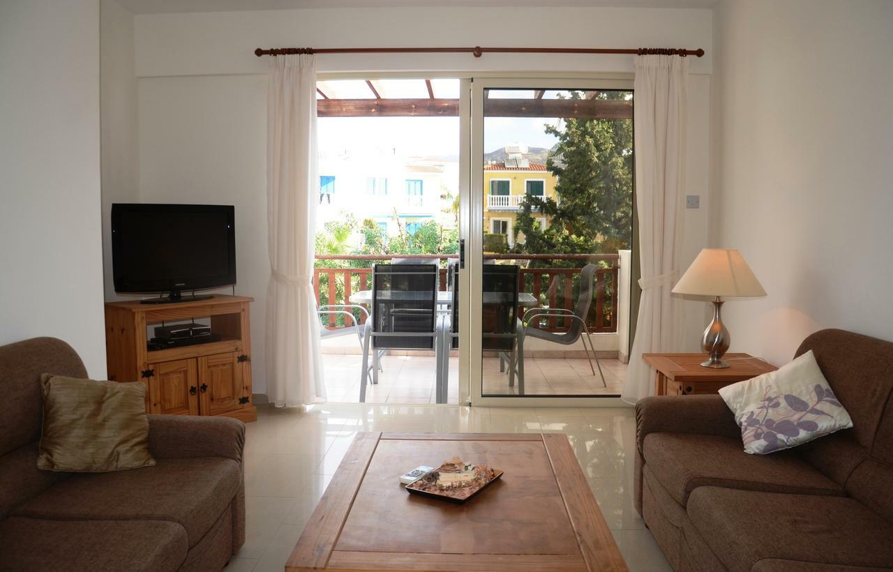 Top Floor, 2 Bedroom Apartment Vanessa D204, Free Wifi, Village View Peyia Habitación foto