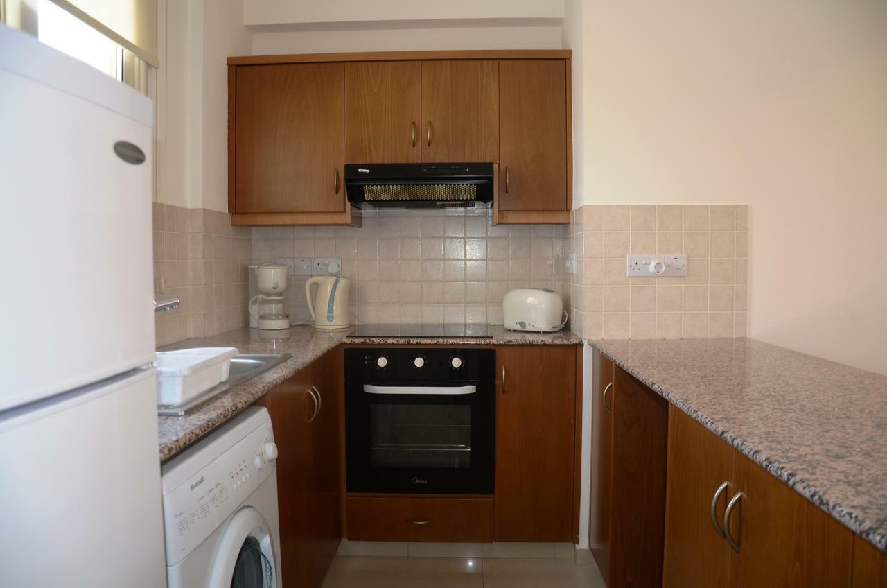 Top Floor, 2 Bedroom Apartment Vanessa D204, Free Wifi, Village View Peyia Habitación foto
