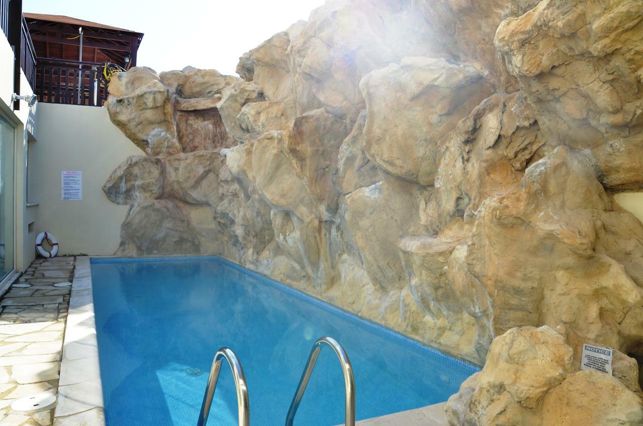Top Floor, 2 Bedroom Apartment Vanessa D204, Free Wifi, Village View Peyia Exterior foto