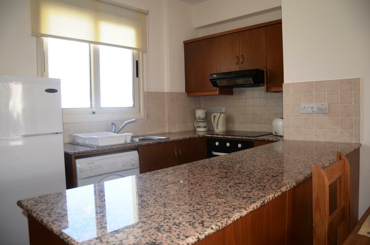 Top Floor, 2 Bedroom Apartment Vanessa D204, Free Wifi, Village View Peyia Habitación foto